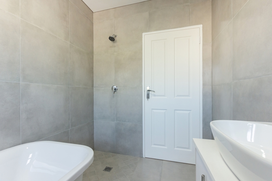 3 Bedroom Property for Sale in Brittania Beach Estate Western Cape